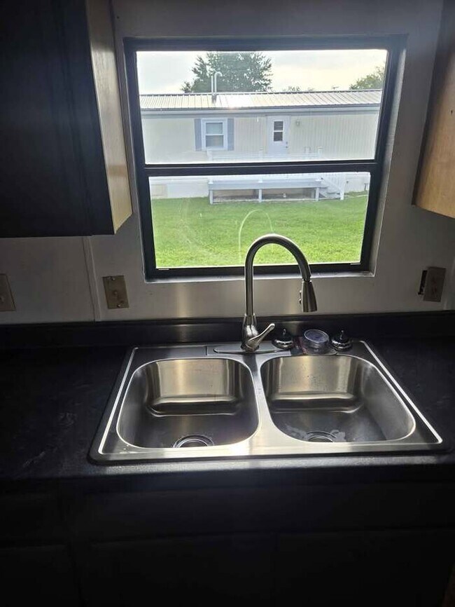 Building Photo - OWNER WILL FINANCE