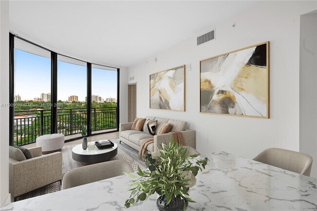 Building Photo - 1601 SW 32nd Ave