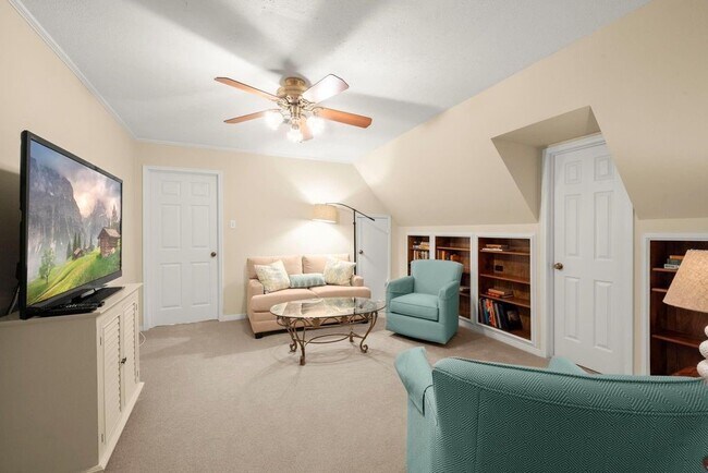 Building Photo - 7615 Litchfield Ln