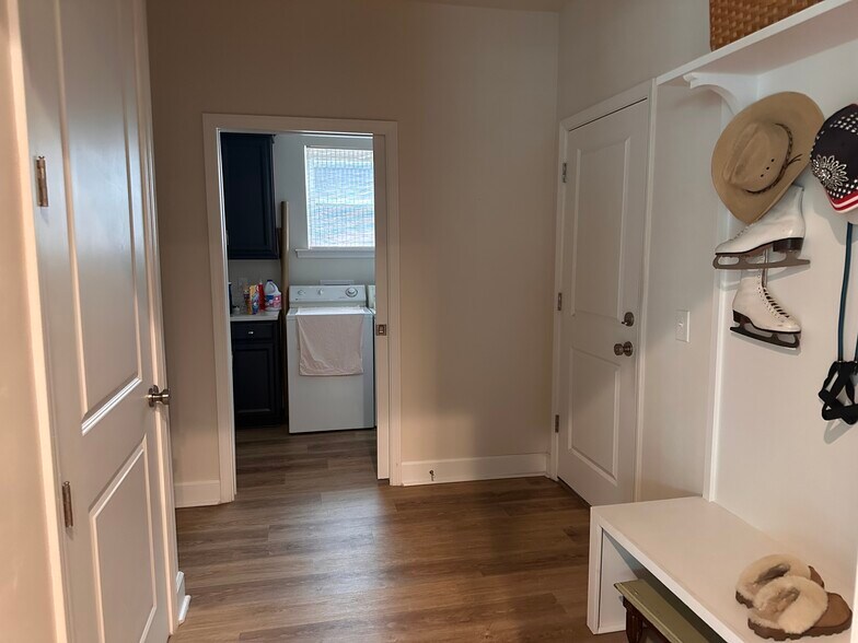 Laundry - 14038 SW 7th Pl