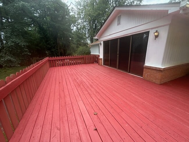 Building Photo - 10 Bevlyn Dr