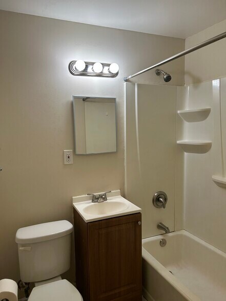 Building Photo - 1644 E Cold Spring Ln