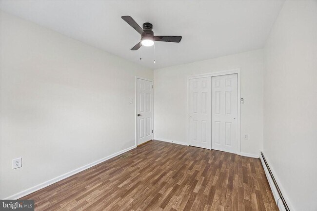 Building Photo - 362 Ripka St