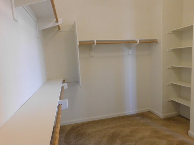 Building Photo - 2750 Dove Tail Dr