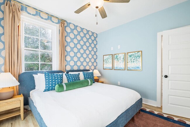 Building Photo - 19901 Charlie Claude Dr