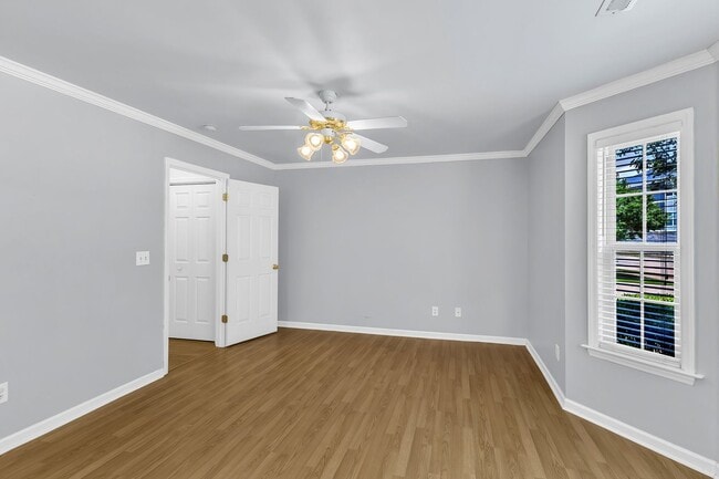 Building Photo - **Cute 3/2 Bungalow in Flaherty Farms**