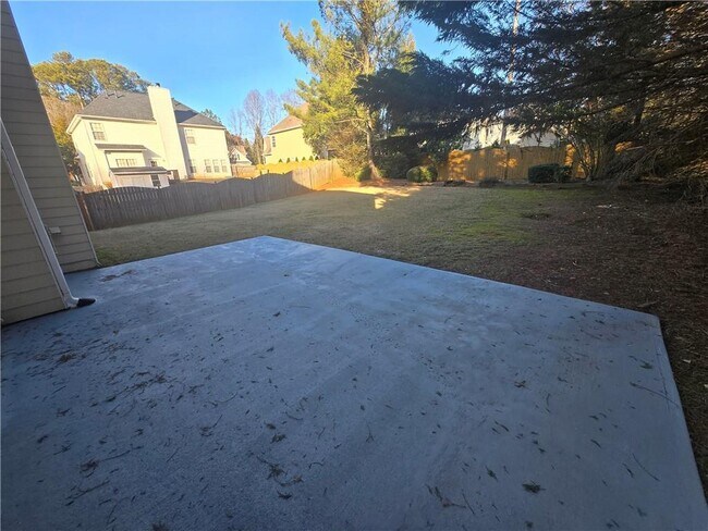 Building Photo - 2206 Creekway Dr