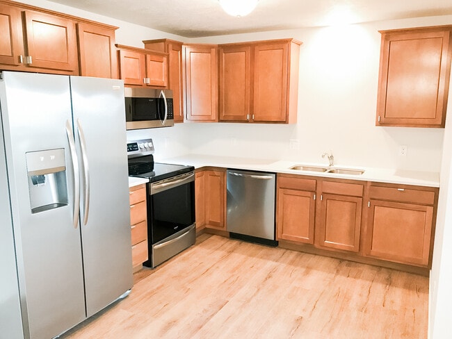 Building Photo - 1333 Holton Dr