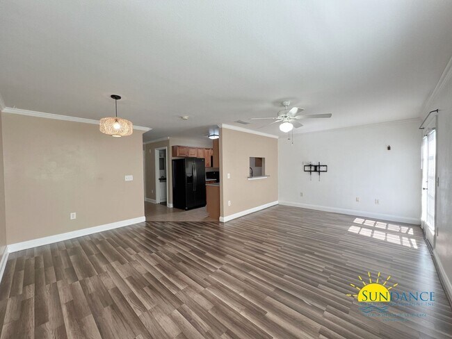 Building Photo - Charming 3 Bedroom Eagles Landing Townhous...