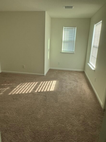 Building Photo - 63 Stonecrest Dr