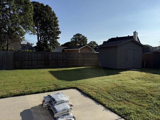 Building Photo - 749 Terrace Dr