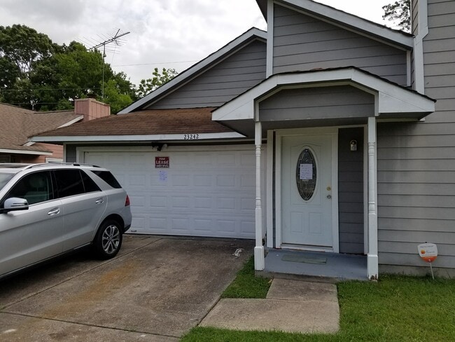Building Photo - 23242 Pebworth Pl