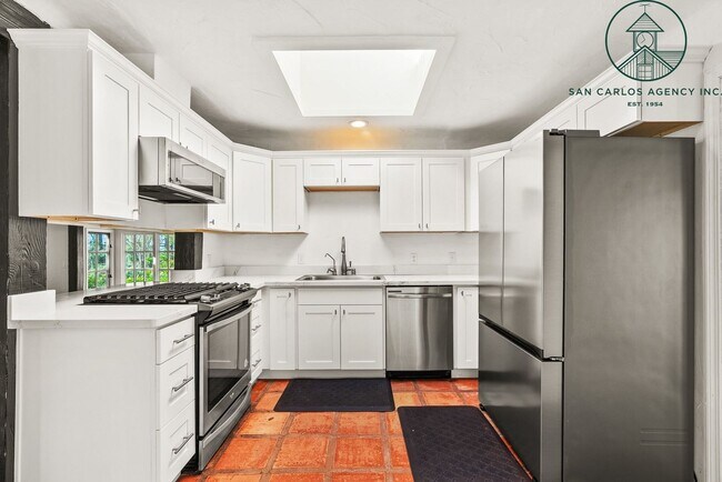 Building Photo - Spacious Three Bedroom Home in Country Club Area of Pebble Beach