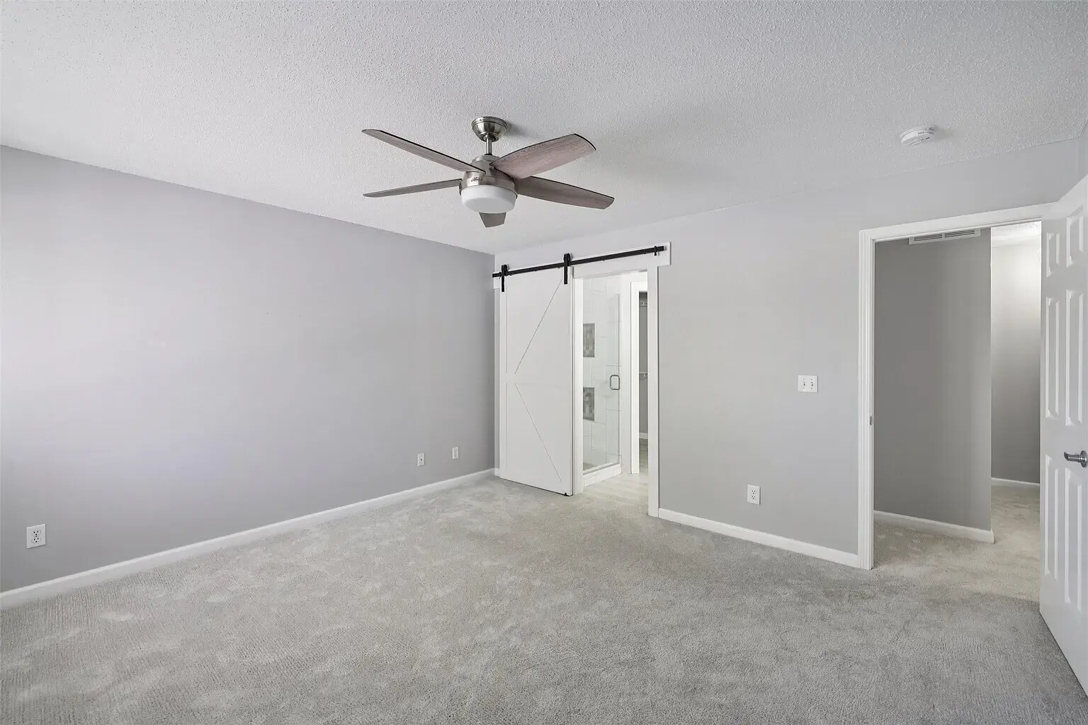 Building Photo - 811 Burr Oaks Dr