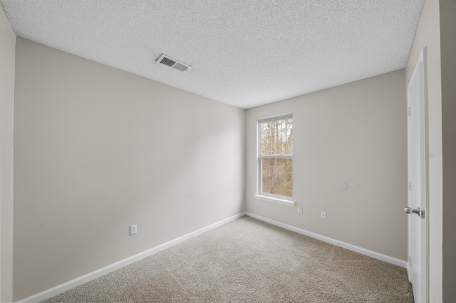 Building Photo - 2411 Hill St