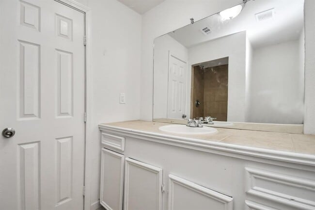 Building Photo - 5714 Doulton Dr