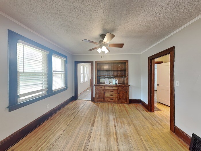 Building Photo - 1157 W Minnehaha Ave