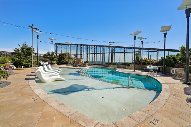 Building Photo - 3344 Peachtree Rd