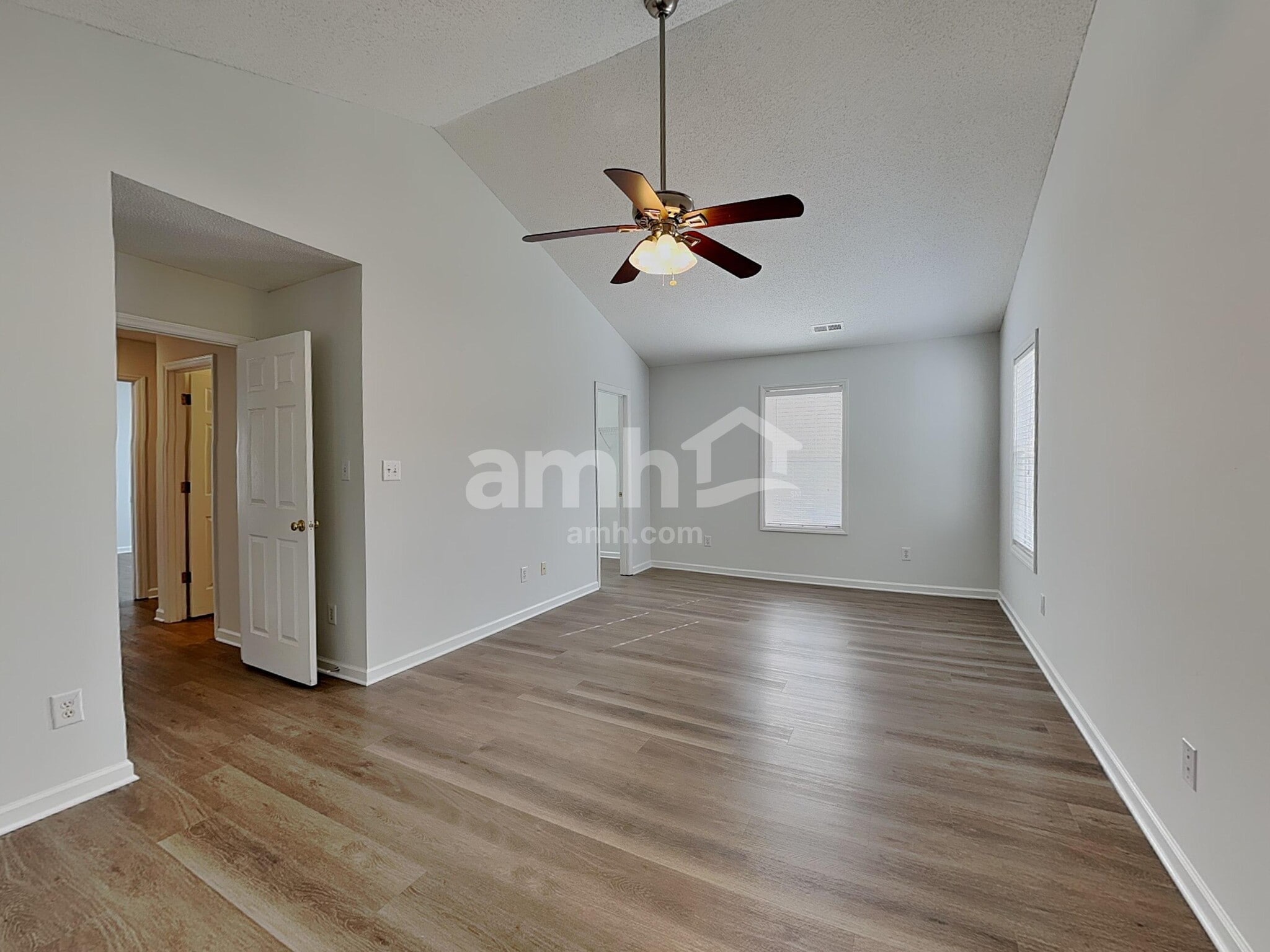 Building Photo - 2803 Stadium Dr