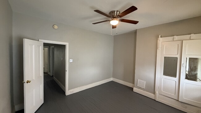 Building Photo - 2554 N Bouvier St
