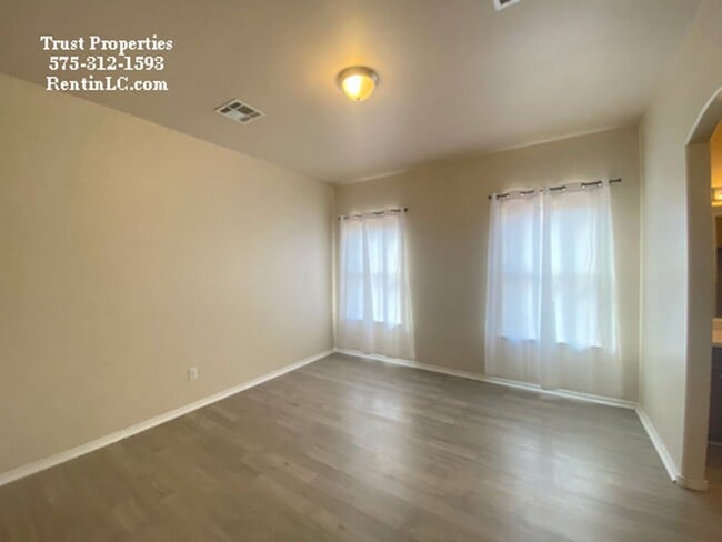 Building Photo - 5565 Gobi Ln