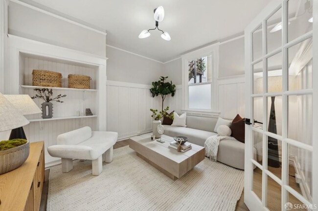 Building Photo - 202 (17-19 Card Aly)