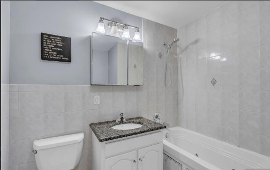 Building Photo - 15-1303-1-19 Tichenor Ln