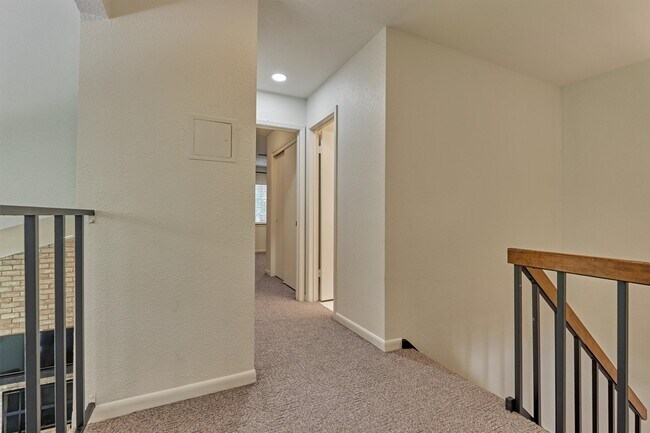 Building Photo - 2351 W Settler's Way