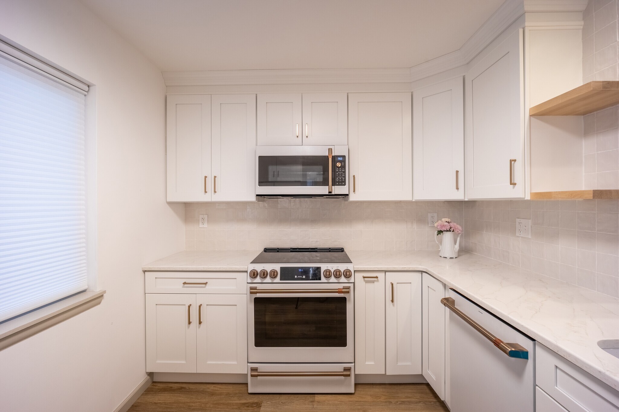 Building Photo - 404 Chelsea Cv S