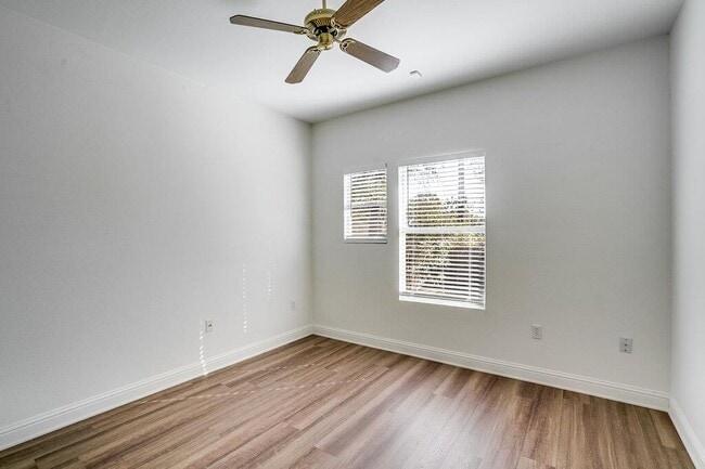 Building Photo - 809 Theresa Ave