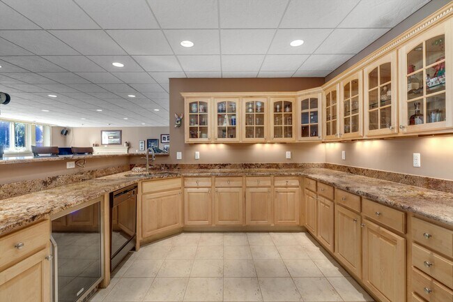 Building Photo - 7040 Royal Villa Ct