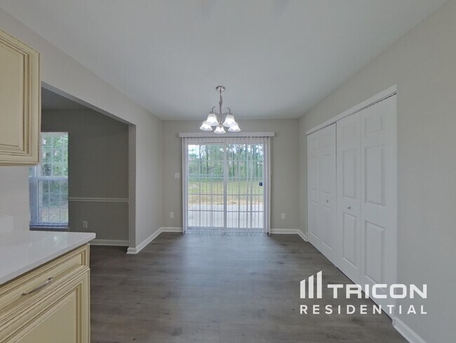 Building Photo - 9701 Pecota Ln