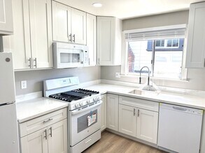 Building Photo - 3808