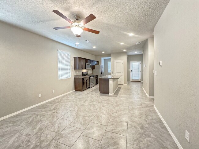Building Photo - Stunning Cleveland Heights 3 Bedroom Home!