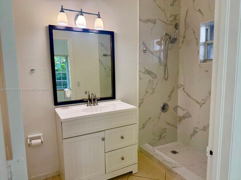 Building Photo - 3019 SW 23rd St