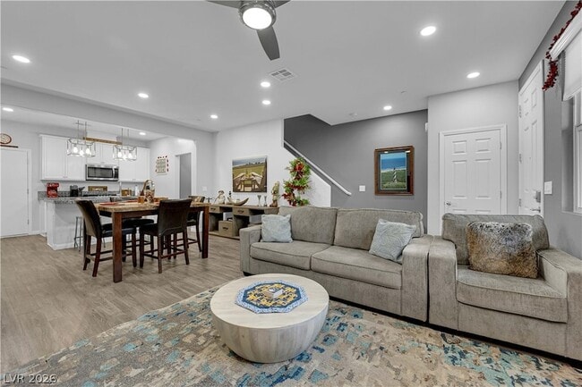 Building Photo - 160 Lomita Heights Dr