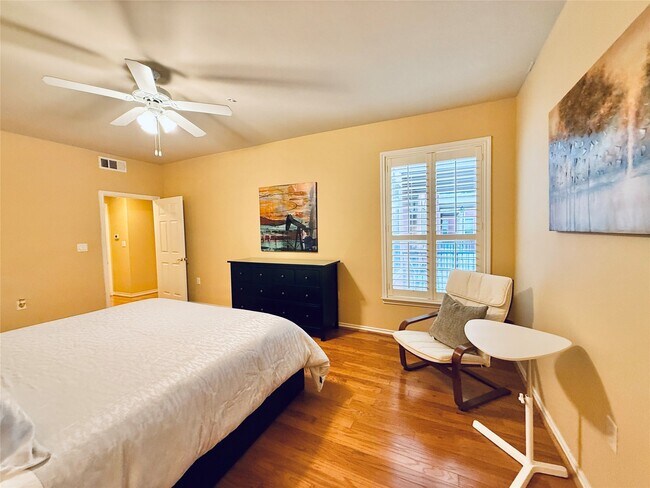 Building Photo - 2400 McCue Rd