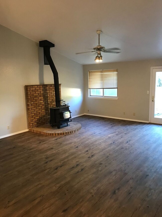 Building Photo - Coming in March – Beautiful Single-Story Home with Dual Living Spaces & Fenced Yard