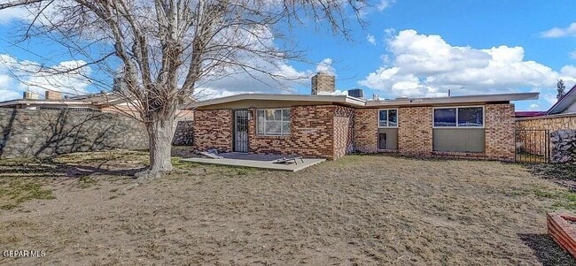 Building Photo - 2701 Penwood Dr