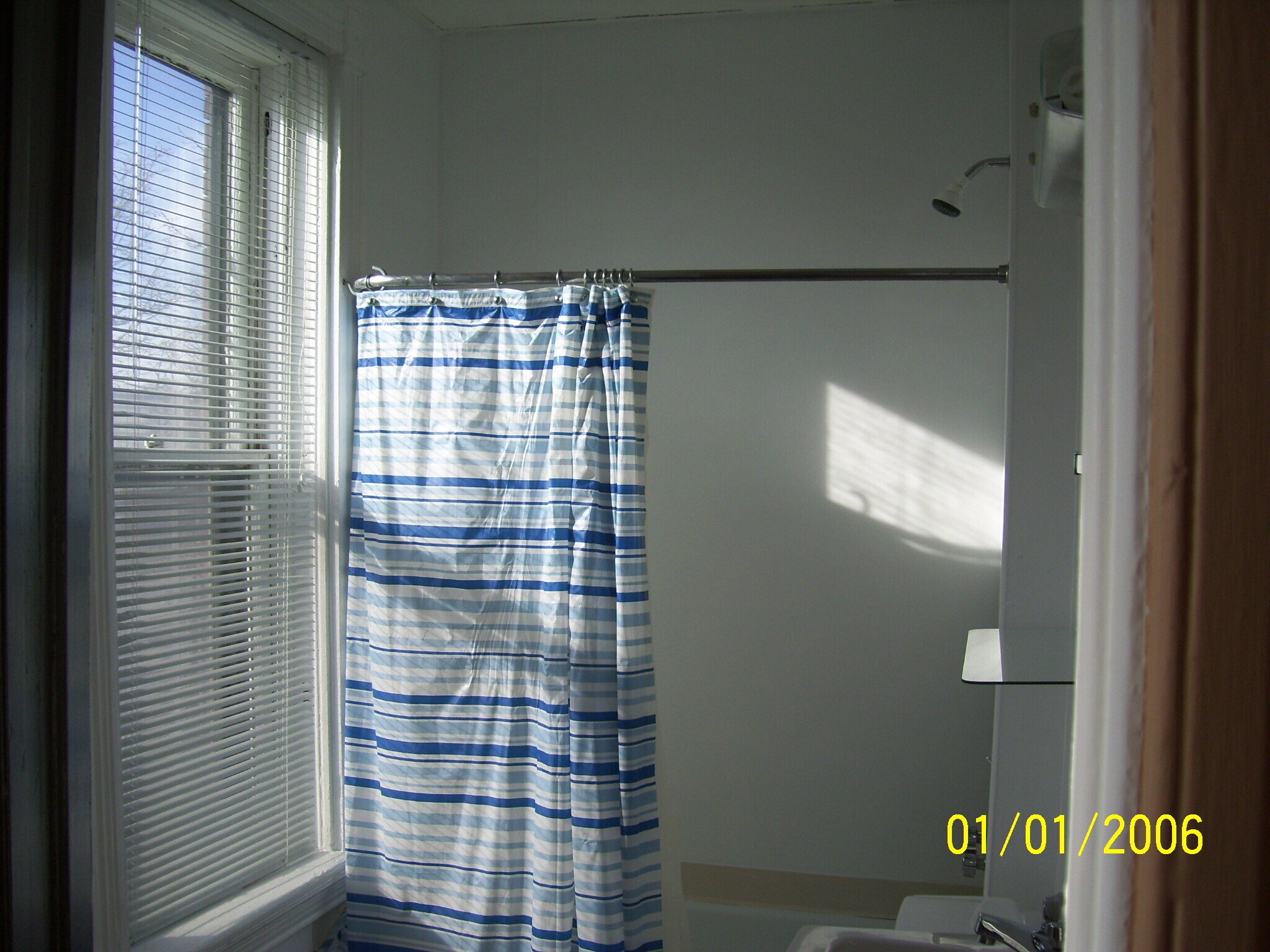 Building Photo - 914 N Salina St