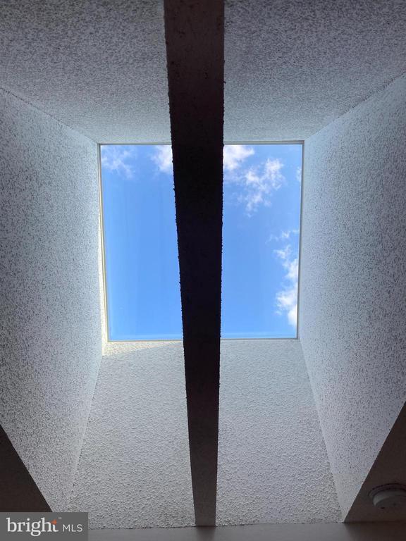 Building Photo - 12106 Greenway Ct