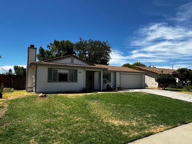 Building Photo - 27142 San Carlos Ave