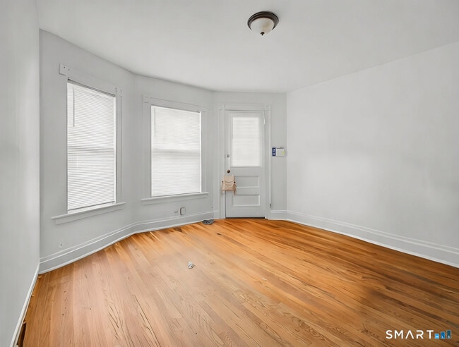 Building Photo - 373 Wood Ave