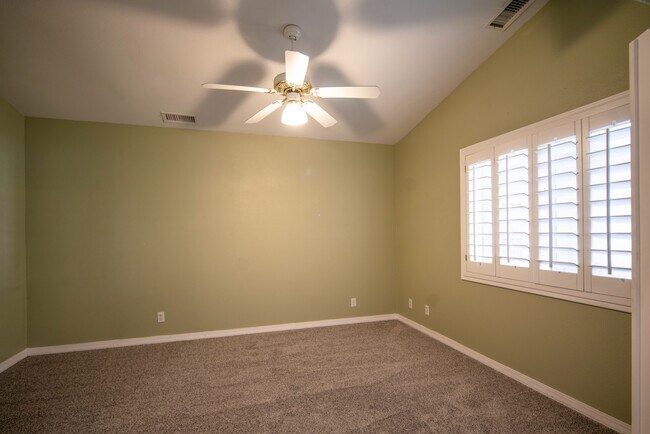 Building Photo - Beautiful Walnut Ridge Home!