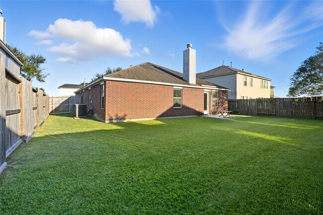 Building Photo - 2249 Waxwing Dr