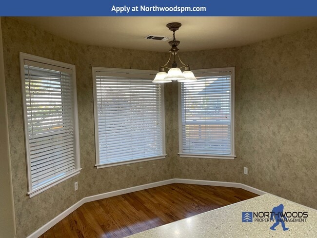 Building Photo - Lots of Room- 3 Bedroom 2 Bath Home with B...