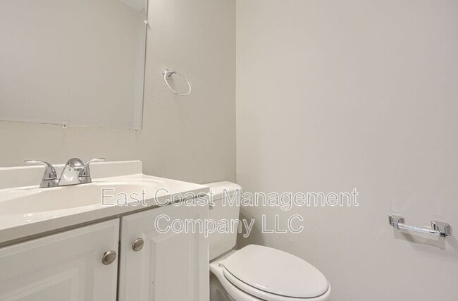 Building Photo - 1530 N Rosedale St