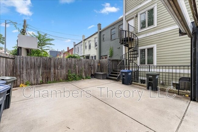 Building Photo - 471 Luray Pl NW
