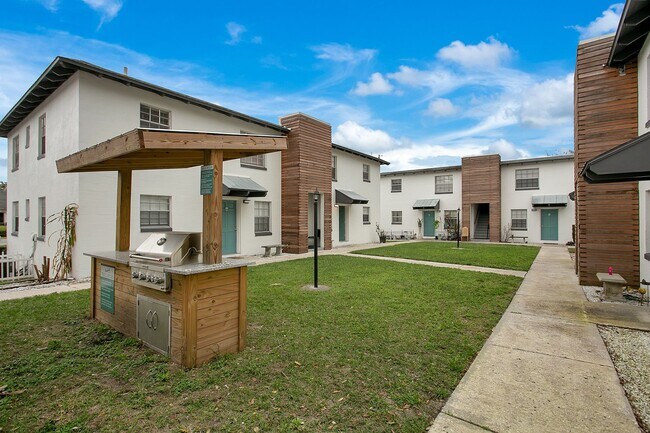 Building Photo - The Rosewood Apartments | 1 & 2 Bedroom Ap...