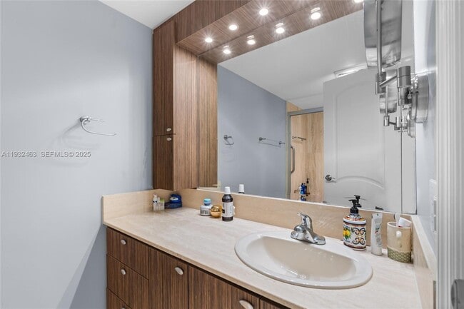 Building Photo - 1201 S Ocean Dr